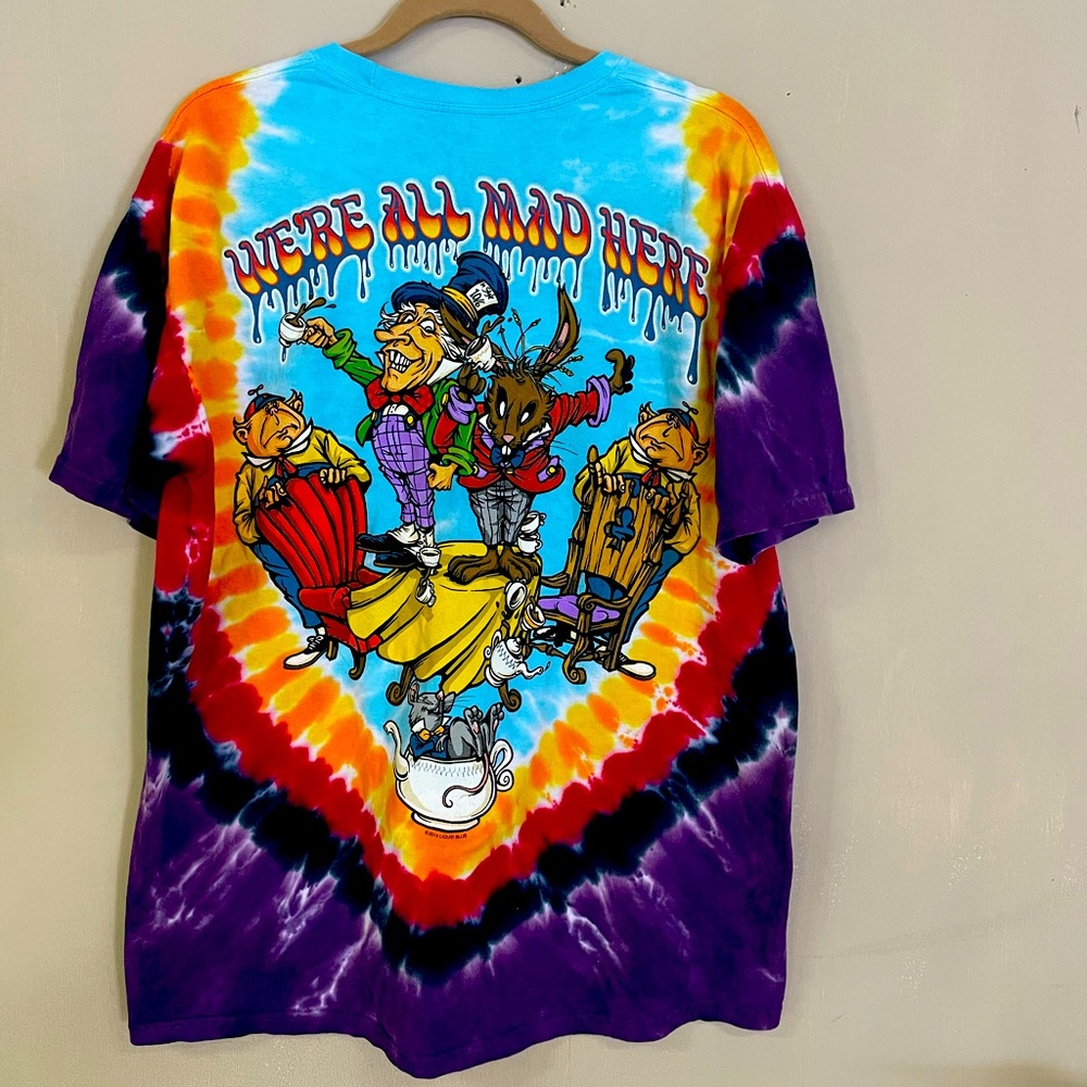 2014 XL Alice in Wonderland themed Grateful Dead shirt. Very cool!